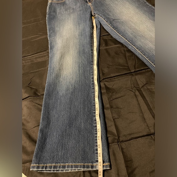 Levi’s - Picture 4 of 6